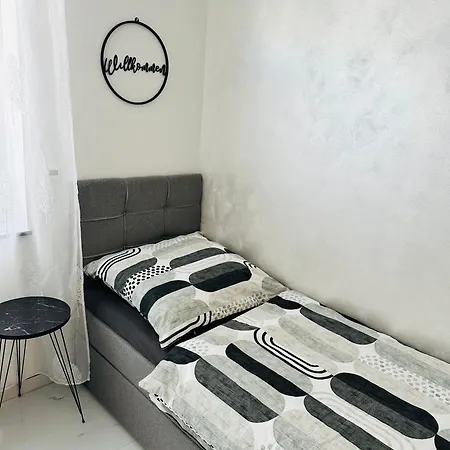 Bee61 * Langen Exklusiv Fuer 4 Personen *vollausstattung Mit Kueche* Inklusive Terrasse Apartment Langen (Hessen)