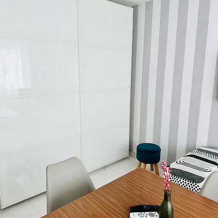 Bee61 * Exklusiv Für 4 Personen *vollausstattung Mit Küche* Inklusive Terrasse *