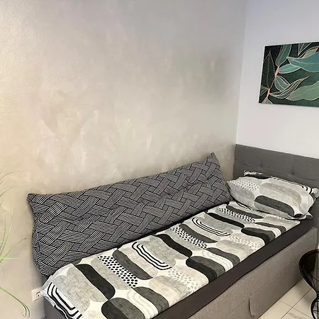 Bee61 * Langen Exklusiv Fuer 4 Personen *vollausstattung Mit Kueche* Inklusive Terrasse Apartment Langen (Hessen)