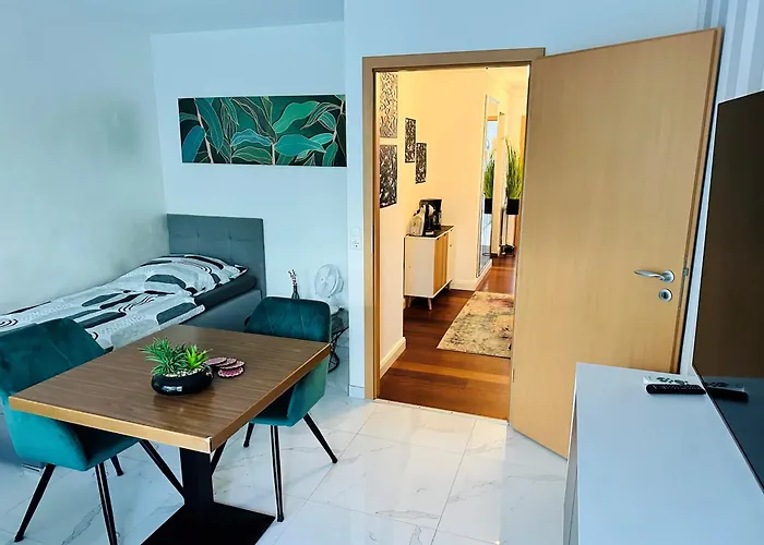 Bee61 * Exklusiv Fuer 4 Personen *vollausstattung Mit Kueche* Inklusive Terrasse Apartmán *