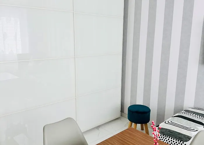 Bee61 * Exklusiv Fuer 4 Personen *vollausstattung Mit Kueche* Inklusive Terrasse *