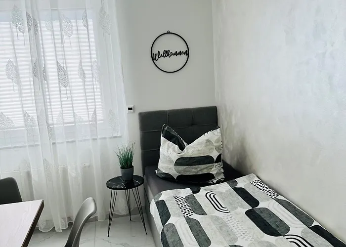 Bee61 * Exklusiv Fuer 4 Personen *vollausstattung Mit Kueche* Inklusive Terrasse Apartmán *